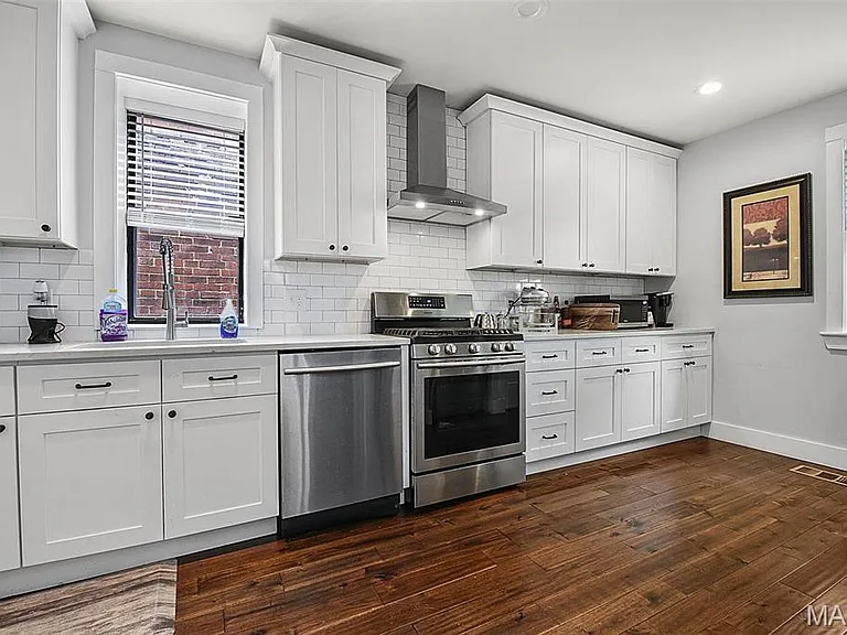 4631 Washington Ave — Photo 11