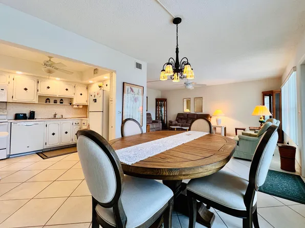 213 Wellington D, West Palm Beach, FL 33417