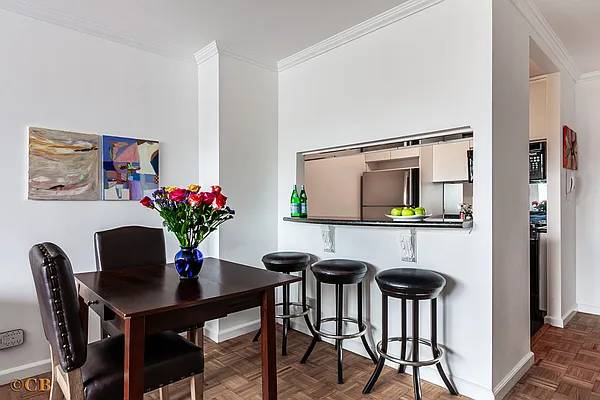 Rented by AVENUE 8 INC | media 2