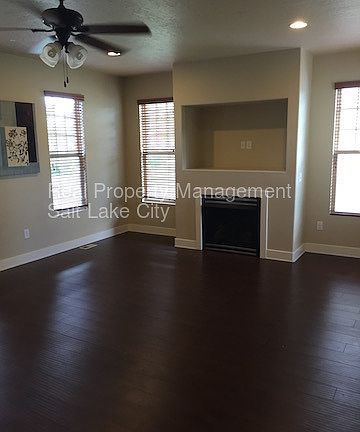5th image of 4422 W Iron Mountain Dr