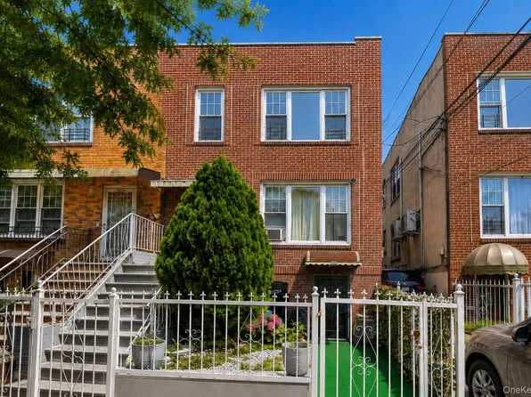 952 E 217th Street, Bronx, NY 10469