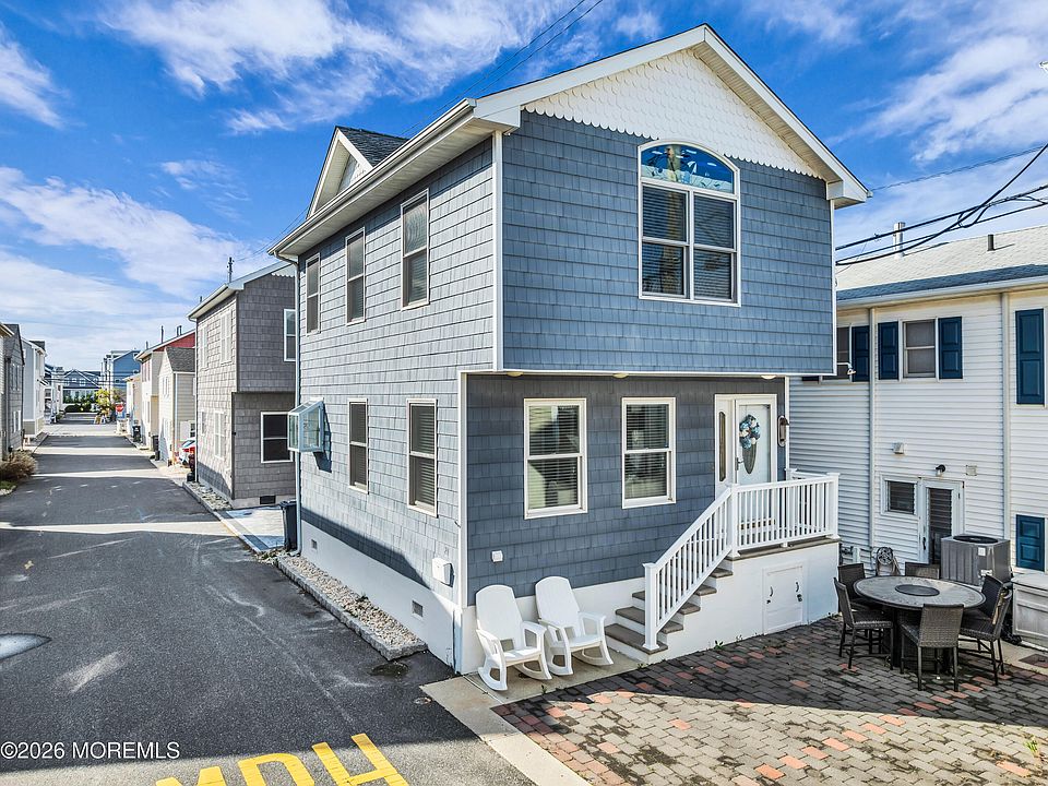 1st image of 24 E Beach Way