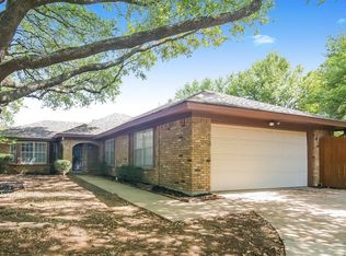 709 NW Renfro St, Burleson, TX 76028