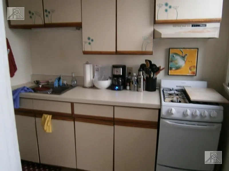 Studio, 1.0 bath, 300 sqft, $2,200 — Photo 3