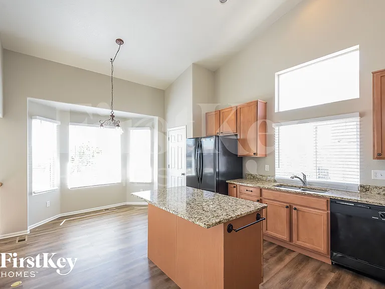 15882 E 107th Ave — Photo 5