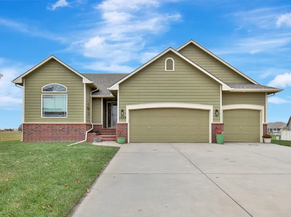 1429 Chestnut Ct, Halstead, KS 67056