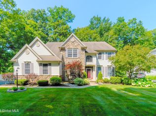 12 Beresford Rd, Ballston Lake, NY 12019