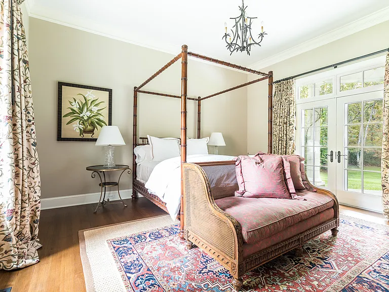 306 Old Stone Hwy — Photo 12