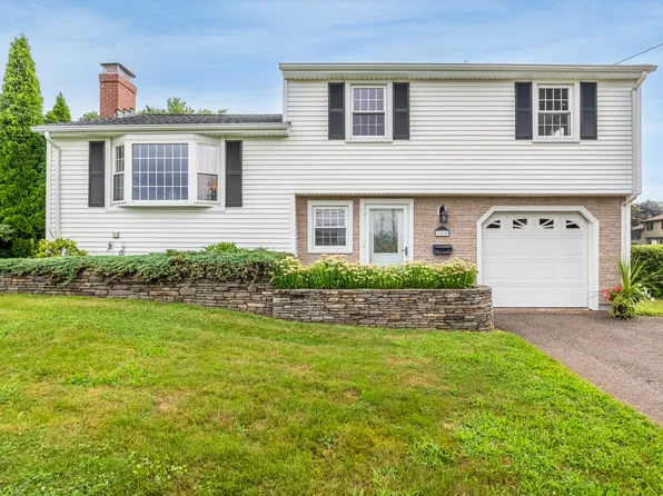 160 Stonehedge Drive, Newington, CT 06111