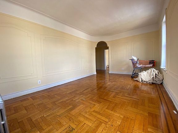5th image of 45-32 44th St #1A