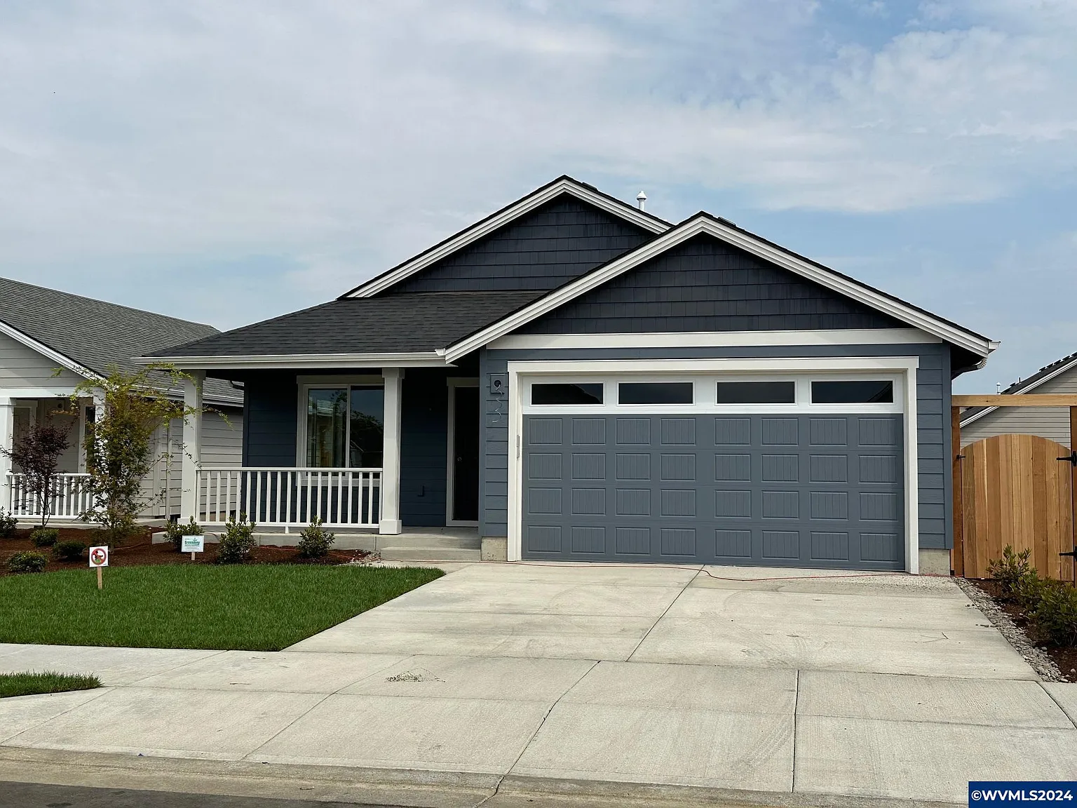 1712 SE Salmonberry Ave photo 1