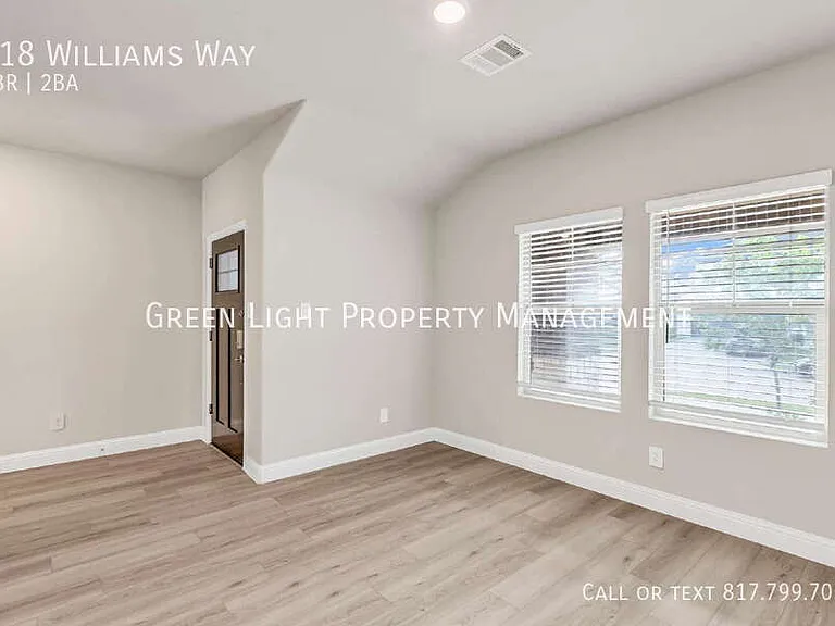 718 Williams Way — Photo 7