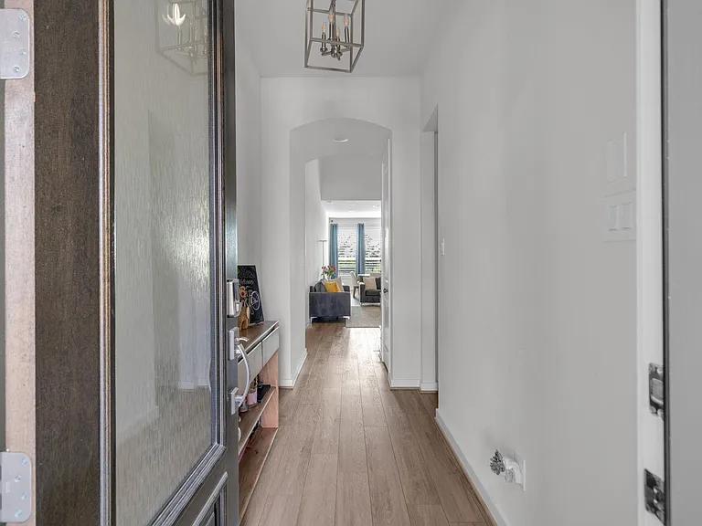 16531 Lake Austin St — Photo 3