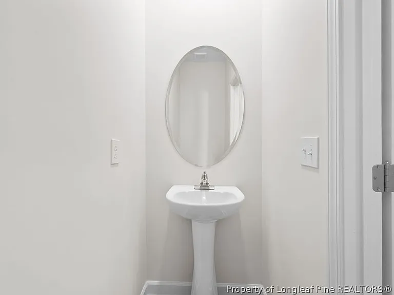 544 Ashley Heights Dr — Photo 10