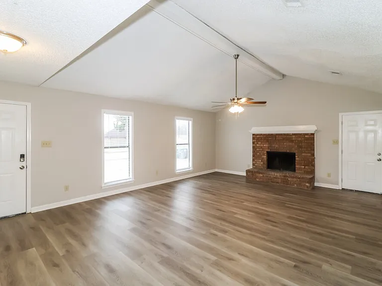 3925 Birchshade Cv — Photo 4