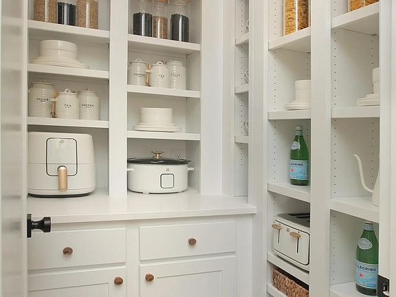 Presley III Pantry