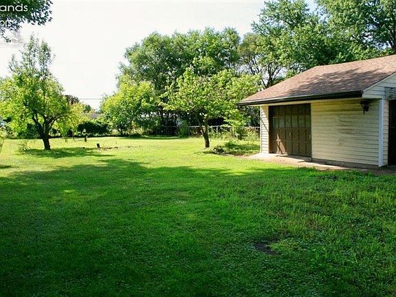 4th image of 122 Schiller Ave