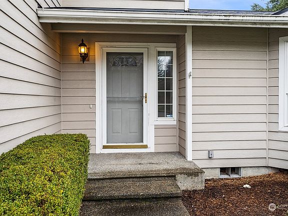 3rd image of 1827 21st Avenue SE