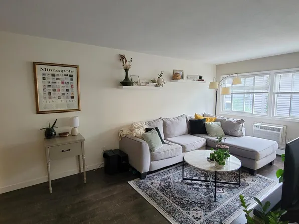330 Monroe St NE #3, Minneapolis, MN 55413