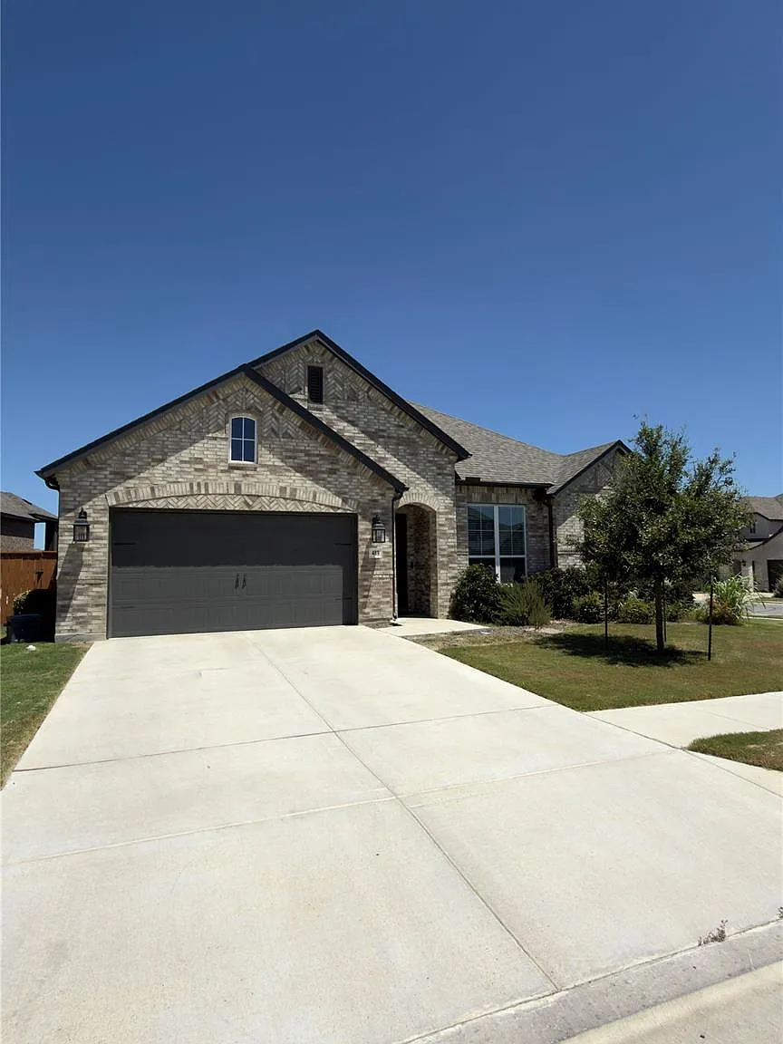 4 bed, 3.5 bath, 2822 sqft, $3,100 — Photo 3