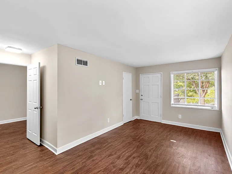 Wesley Apartments — Photo 24