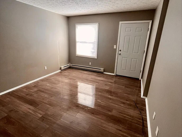 555 Schiller Ave — Photo 3