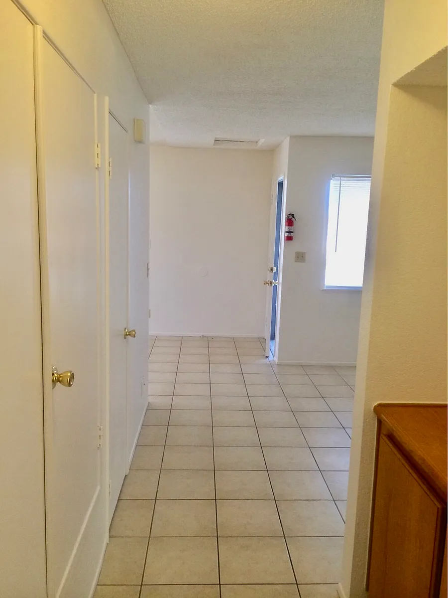 Building Photo - 1022 E Avenue Q3 #Q3