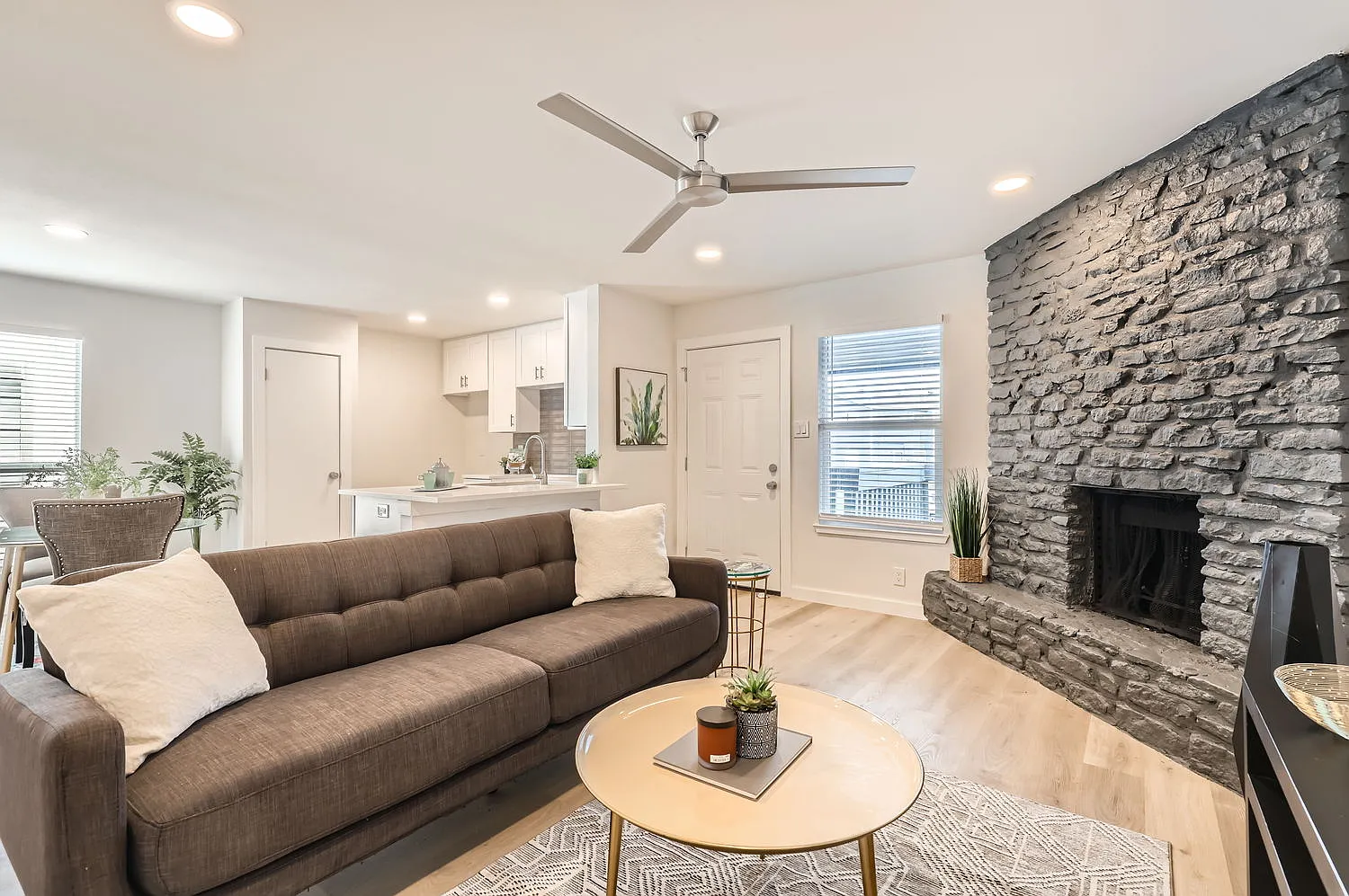 2 bed, 780 sqft, $1,495 — Photo 4