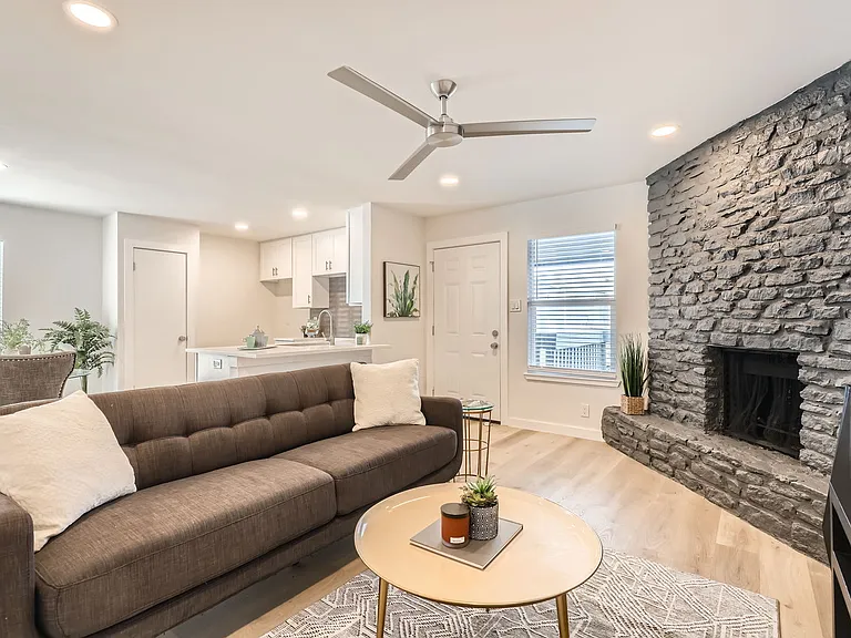 10208 Brownie Dr #D — Photo 4