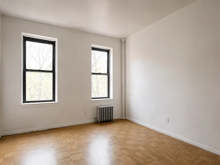 330 W 43rd St #7 — Photo 3