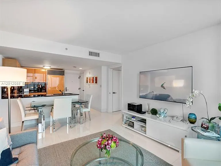 6801 Collins Ave #1208 — Photo 12