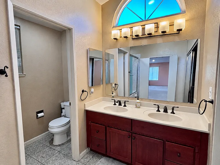 1084 Sunrise Dr — Photo 21