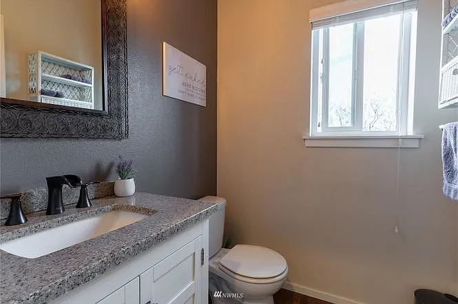 1322 E 34th St — Photo 14