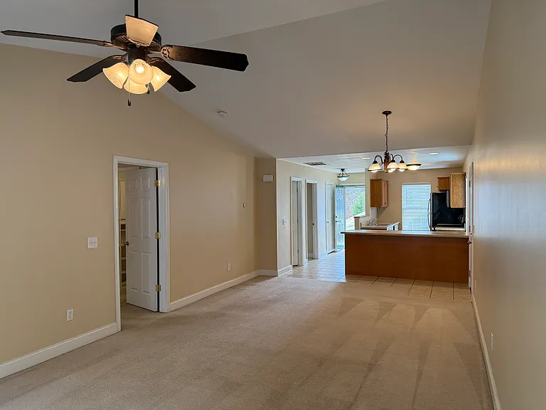 235 Tamarack Dr — Photo 3