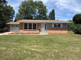 377 W Jefferson St, Newaygo, MI 49337
