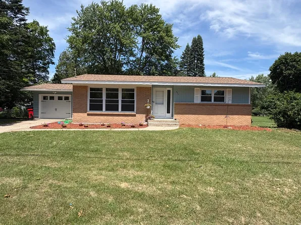 377 W Jefferson St, Newaygo, MI 49337