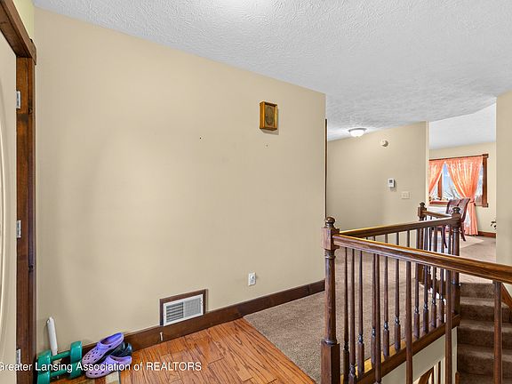 5th image of 3600 Battle Creek Rd