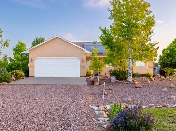 593 E McCulloch Blvd, Pueblo West, CO 81007