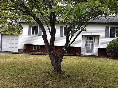 3 bed, 1930 sqft, $2,750 — Photo 2
