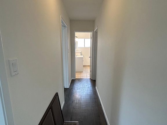 5th image of 2629 Dashwood St