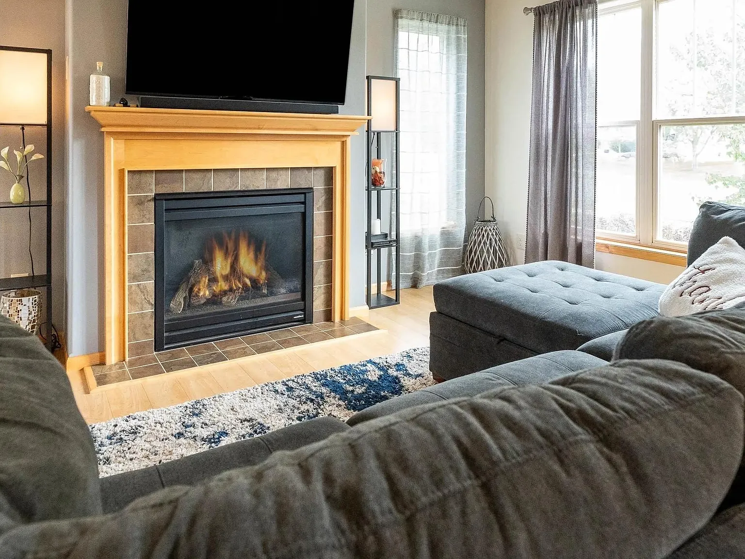 3 bed, 2.5 bath, 1349 sqft, $2,600 — Photo 4