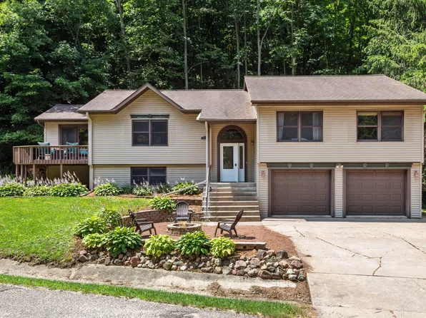 619 S Butternut St, Elmwood, WI 54740