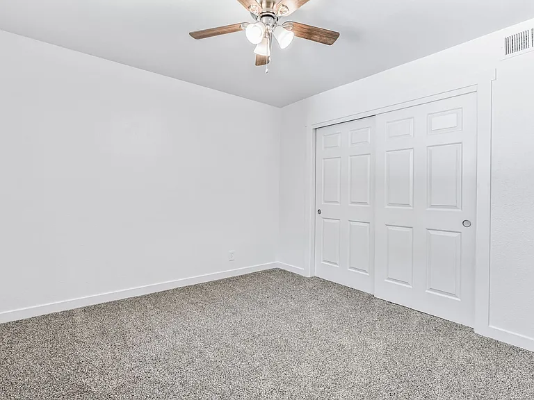 Hilton Street Apartments — Photo 53