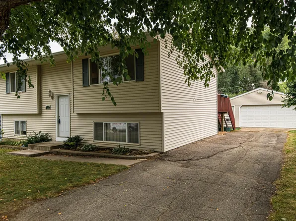 406 41st Ave NW, Rochester, MN 55901