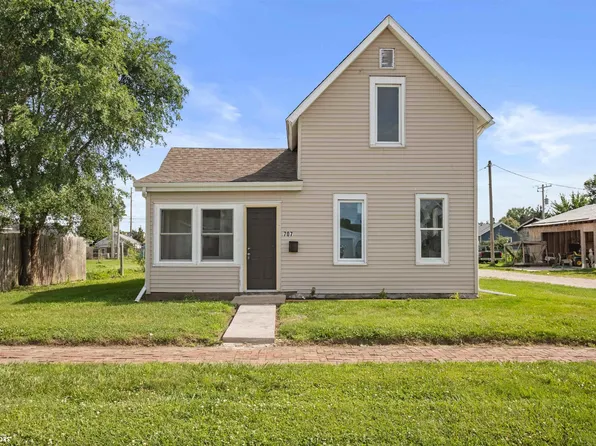 707 Bromley St, Marshalltown, IA 50158