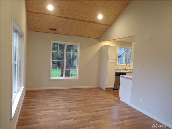 4th image of 9919 74th Ave E