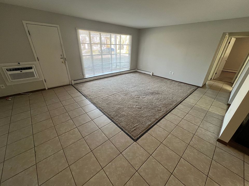 1st image of 220 Williamsburg Dr APT 1