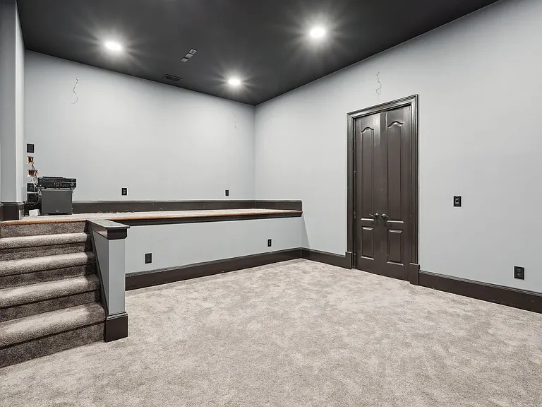343 Summer Garden Dr — Photo 72