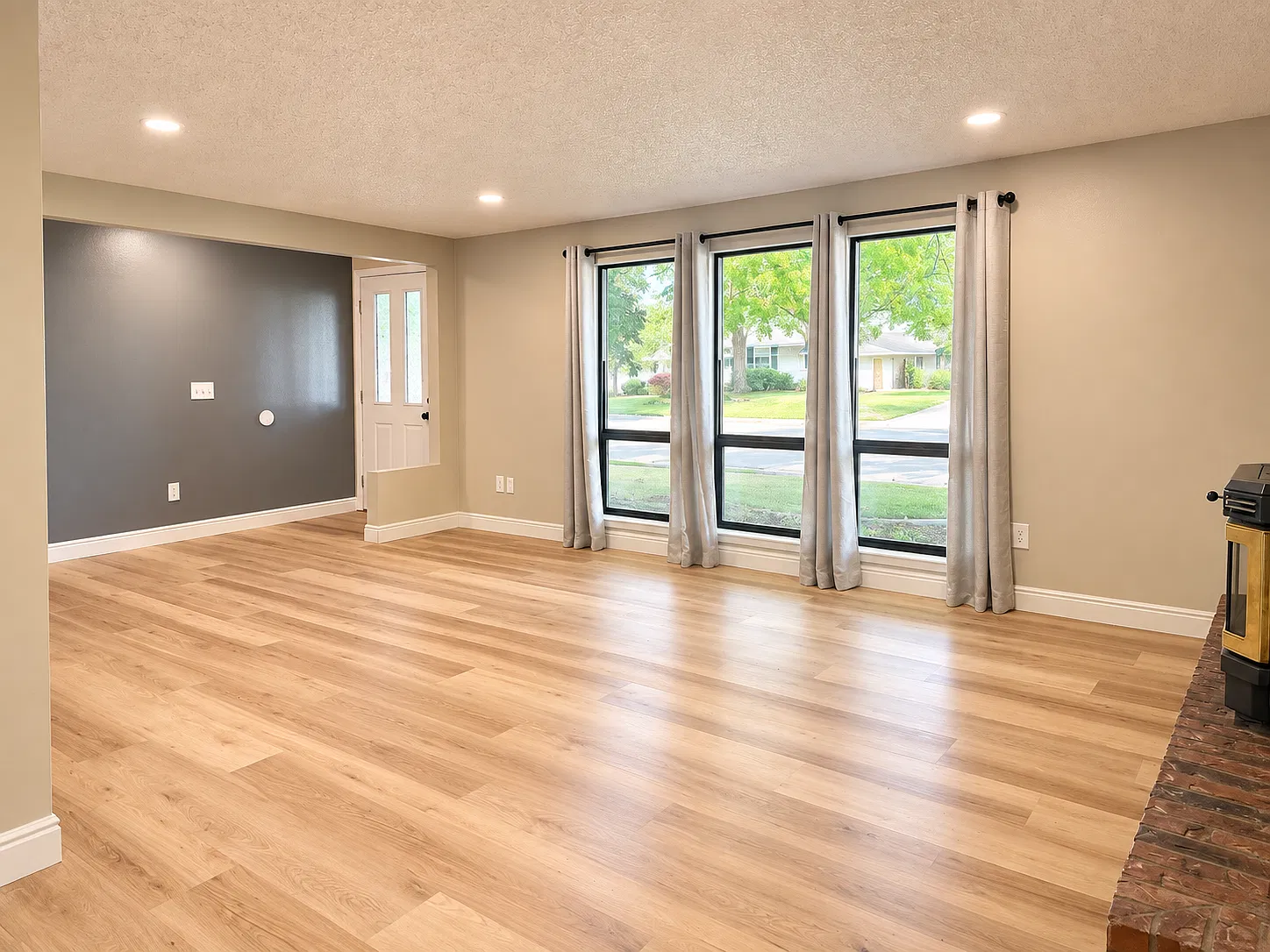 5 bed, 2239 sqft, $2,375 — Photo 4