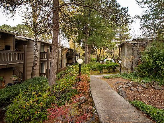 Welcome to Audubon Square